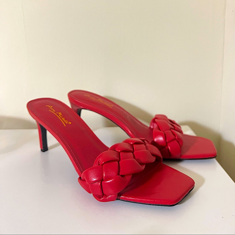 Anne Michelle Heels